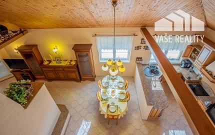 Krásny 7-izbový RD, 328 m² + 1389 m² pozemok, Trebostovo, okres Martin
