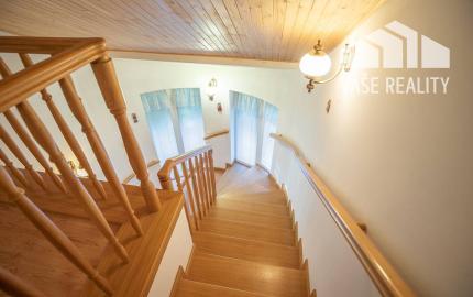 Krásny 7-izbový RD, 328 m² + 1389 m² pozemok, Trebostovo, okres Martin