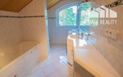 Krásny 7-izbový RD, 328 m² + 1389 m² pozemok, Trebostovo, okres Martin