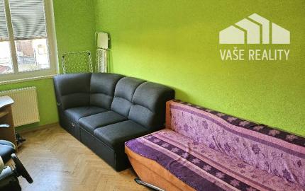 3 izbový byt Bánovce nad Bebravou / CENTRUM / LOGGIA / KOMPLETNÁ REKO