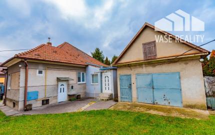 Priestranný rodinný dom s veľkým pozemkom – Bernolákova, Šaľa  