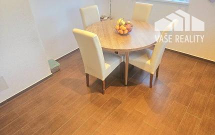 RODINNÝ DOM - PODLUŽANY - 4 IZBOVÝ -148 M2 NA POZEMKU 1049 M2