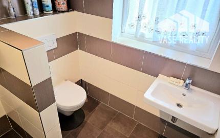 RODINNÝ DOM - PODLUŽANY - 4 IZBOVÝ -148 M2 NA POZEMKU 1049 M2