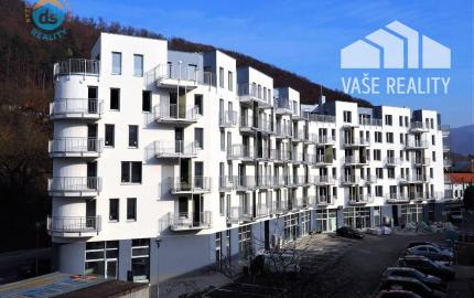 Predám 3 izbový byt Trenčianske Teplice, Terasa a Parkovacie miesto