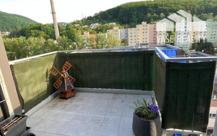 Predám 3 izbový byt Trenčianske Teplice, Terasa a Parkovacie miesto