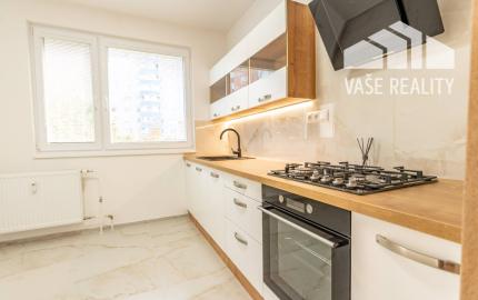 Na predaj novozrekonštruovaný 3-izb. byt s balkónom, 76 m², J. Smreka