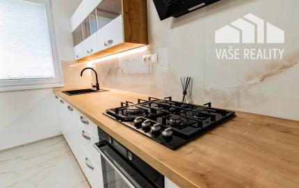 Na predaj novozrekonštruovaný 3-izb. byt s balkónom, 76 m², J. Smreka