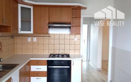 Na prenájom 4 izbový byt v centre Dubnice nad Váhom