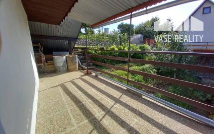 *REZERVOVANÉ* Slnečná záhrada s murovanou chatkou, Nemšová časť Ľuborč