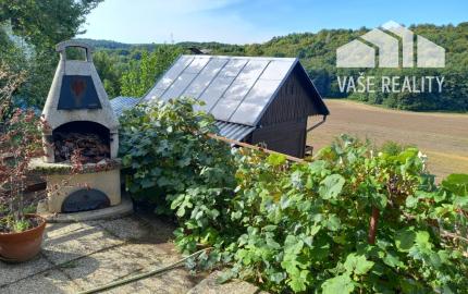 *REZERVOVANÉ* Slnečná záhrada s murovanou chatkou, Nemšová časť Ľuborč