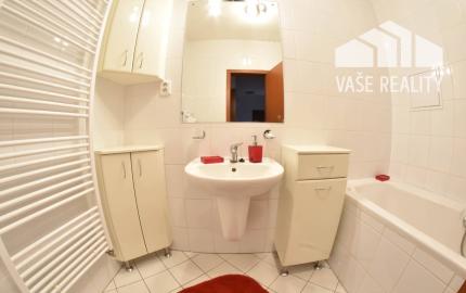 Krásny 2-izbový byt s lodžiou, 75 m², Tomášikova ul, Ružinov, od 02/26