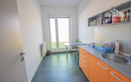 Na prenájom kancelária  15 m²,  v novostavbe, Odborárska ulica, voľná