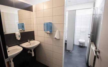 Na prenájom kancelária  15 m²,  v novostavbe, Odborárska ulica, voľná