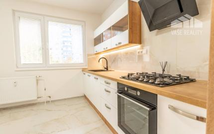 Na predaj novozrekonštruovaný 3-izb. byt s balkónom, 76 m², J. Smreka