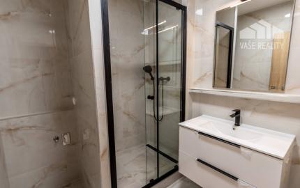 Na predaj novozrekonštruovaný 3-izb. byt s balkónom, 76 m², J. Smreka