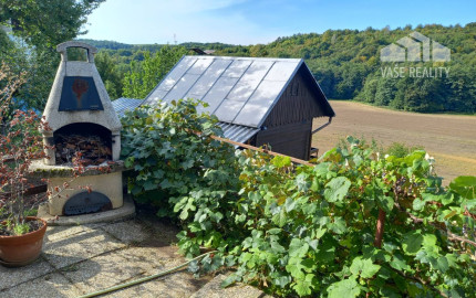 *REZERVOVANÉ* Slnečná záhrada s murovanou chatkou, Nemšová časť Ľuborč