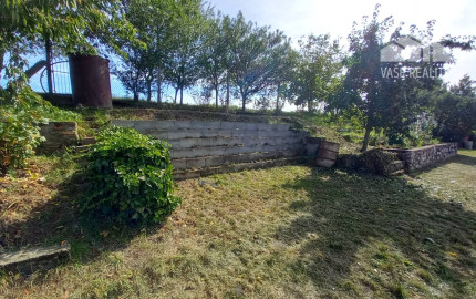 *REZERVOVANÉ* Slnečná záhrada s murovanou chatkou, Nemšová časť Ľuborč