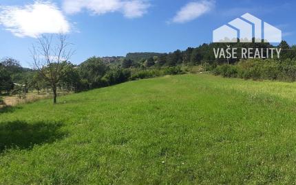 STAVEBNÝ POZEMOK 2250 m2 TRENČIANSKE MITICE