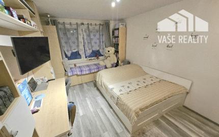 4 izbový byt Bánovce nad Bebravou/CENTRUM-STRED/83 m2/PIVNICA