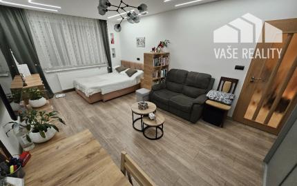 4 izbový byt Bánovce nad Bebravou/CENTRUM-STRED/83 m2/PIVNICA