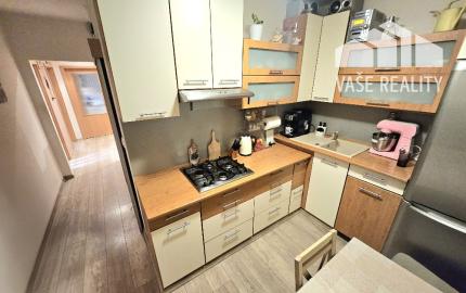 4 izbový byt Bánovce nad Bebravou/CENTRUM-STRED/83 m2/PIVNICA