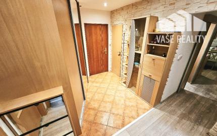 4 izbový byt Bánovce nad Bebravou/CENTRUM-STRED/83 m2/PIVNICA