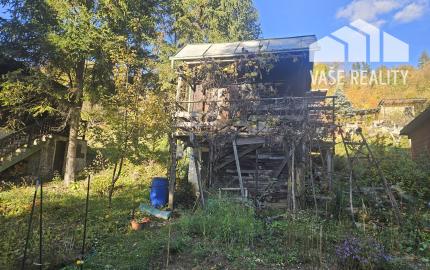 Záhrada s chatkou v kúpeľnom meste Trenčianske Teplice, 305 m2