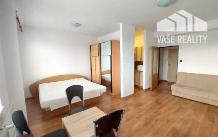 Slnečný 1 izb. byt Piešťany, praktická poloha, kúpou voľný