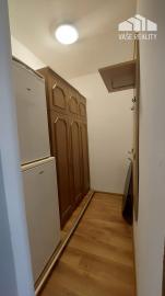 Slnečný 1 izb. byt Piešťany, praktická poloha, kúpou voľný