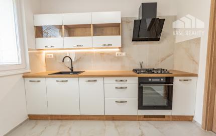 3-izbový byt + balkón, 76 m², Jána Smreka, DNV, kúpou voľný