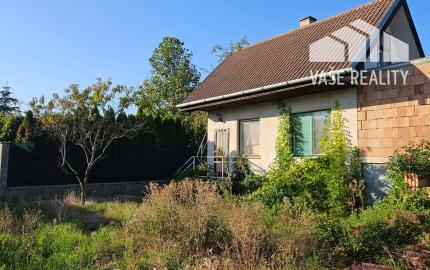 REKREAČNÝ DOMČEK  V CENTRE OBCE OSTROV PRI PIEŠŤANOCH