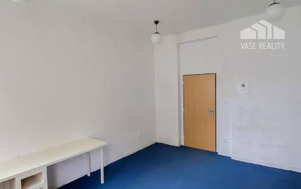 Na prenájom kancelária, 19 m², Herlianska ulica, Ružinov, ihneď voľná