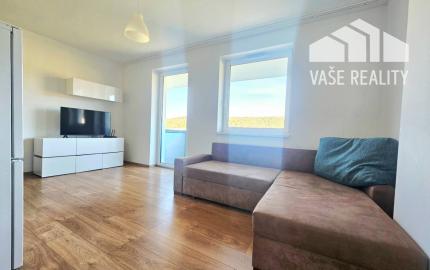 EXKLUZÍVNE - Priestranný 2 izbový byt v obci Motešice 