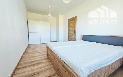 EXKLUZÍVNE - Priestranný 2 izbový byt v obci Motešice 