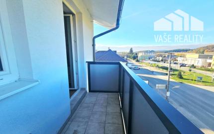 EXKLUZÍVNE - Priestranný 2 izbový byt v obci Motešice 