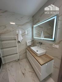 Luxusný 3 izbový mezonetový byt v UrbanParku (105 m2)-Trenčín