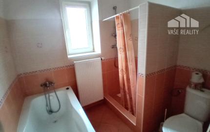 Rodinný dom, Nemšová časť Ľuborča, pozemok 1064 m2