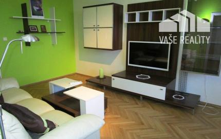 REZERVOVANÉ! Prenájom veľký 2 izbový byt 67m2 s dvomi balkónmi Nitra