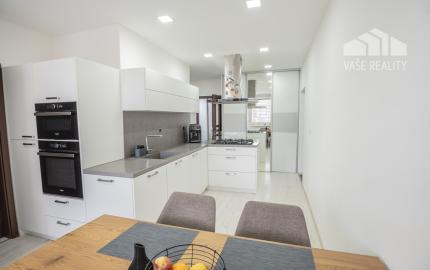 Na predaj 3-izbový byt s balkónom, 75 m², Cintorínska ulica, Šaľa - Veča