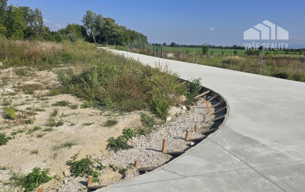 PREDAJ STAVEBNÝ POZEMOK 610 M² BOROVCE /VODA, ELEKTRINA, KANALIZÁCIA/