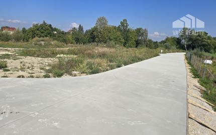 PREDAJ STAVEBNÝ POZEMOK 607 M² BOROVCE /VODA, ELEKTRINA, KANALIZÁCIA/