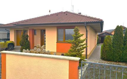 Iba u nás:  Na predaj Zariadený Hotový BUNGALOV bez kompromisov | pri Piešťanoch (6 km)