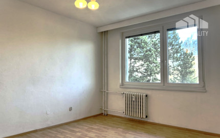 REZERVOVANE! Exkluzívne: Predaj 4 izbový byt Piešťany – Sídlisko Juh, 84 m², balkón, 2. poschodie