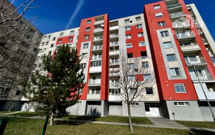 Predaj: zrekonštruovaný praktický 1 izbový byt s balkónom a nerušeným výhľadom, Piešťany