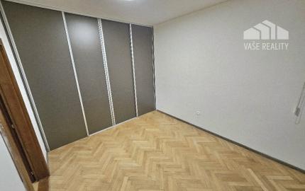 PRENÁJOM Bánovce nad Bebravou/2 IZBOVÝ BYT/CENTRUM/LOGGIA/PIVNICA