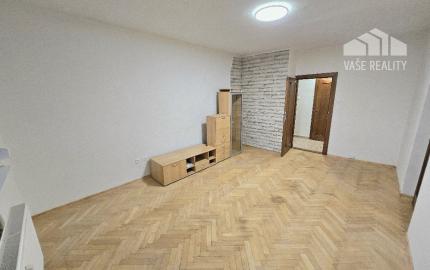 PRENÁJOM Bánovce nad Bebravou/2 IZBOVÝ BYT/CENTRUM/LOGGIA/PIVNICA