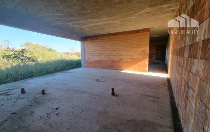 Investičná príležitosť – rozostavaný priemyselný areál s platným stavebným povolením, Drahovce (Piešťany)