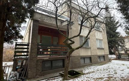 Rodinný dom v centre Dubnice nad Váhom, pozemok 583 m2