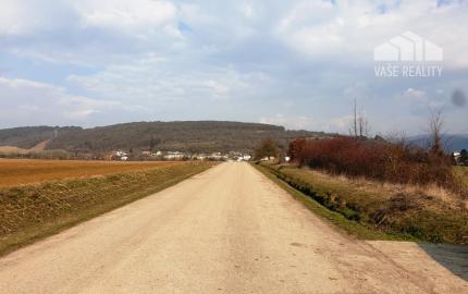 Rekreačný pozemok pri lese 1 139 m2 - možnosť výstavby chatky - Trenčianske Bohuslavice