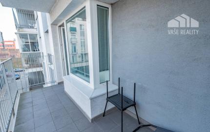 -REZERVOVANÉ-   Luxusný 2-izbový byt + 2 balkóny, 73 m², Hrachová ul. 